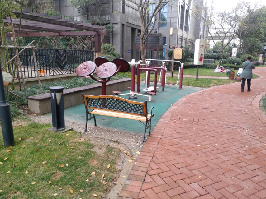 云屏路188弄2号附近市民健身点