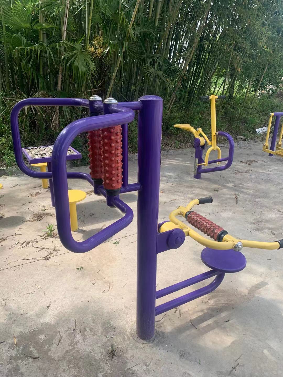 腰背按摩器