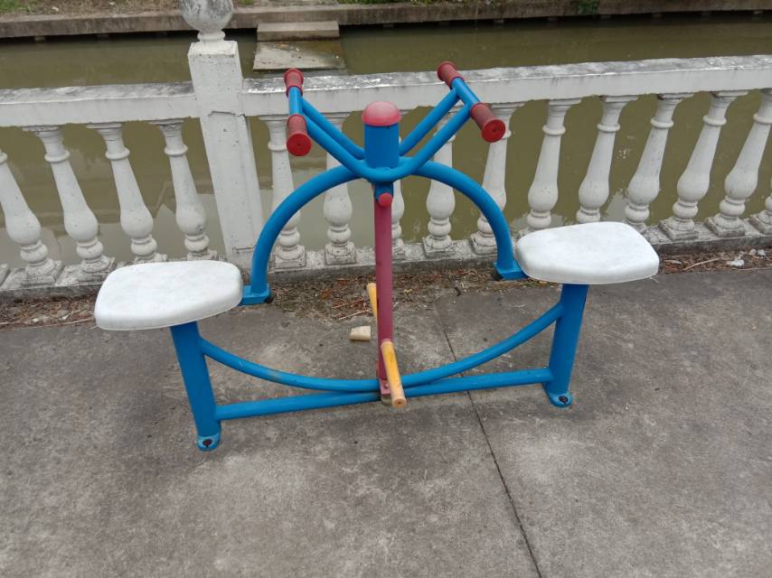 下肢锻炼器
