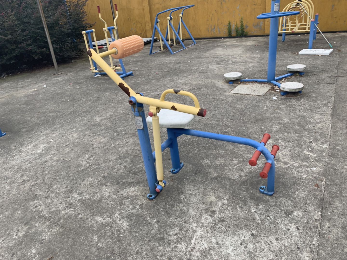 腹背锻炼器