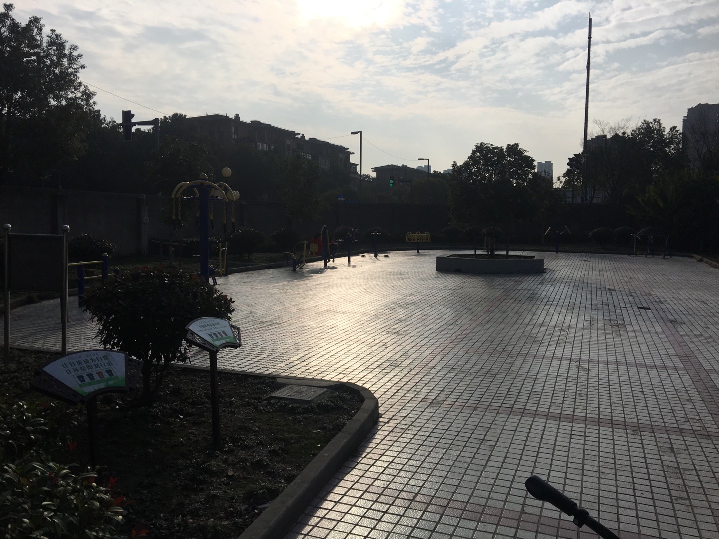 封周路158弄别墅区市民健身点