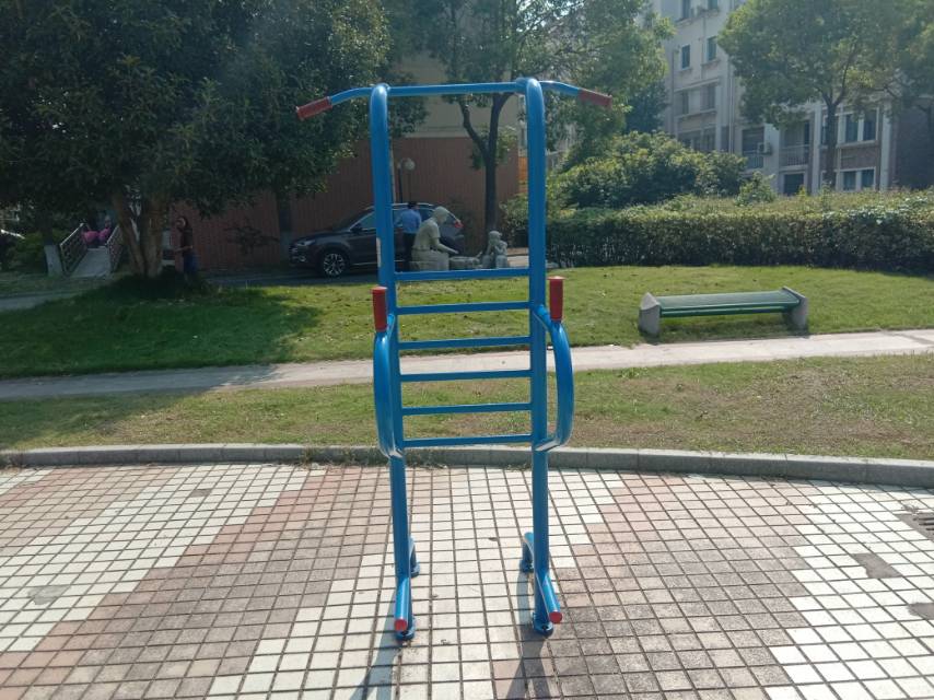 多功能训练器