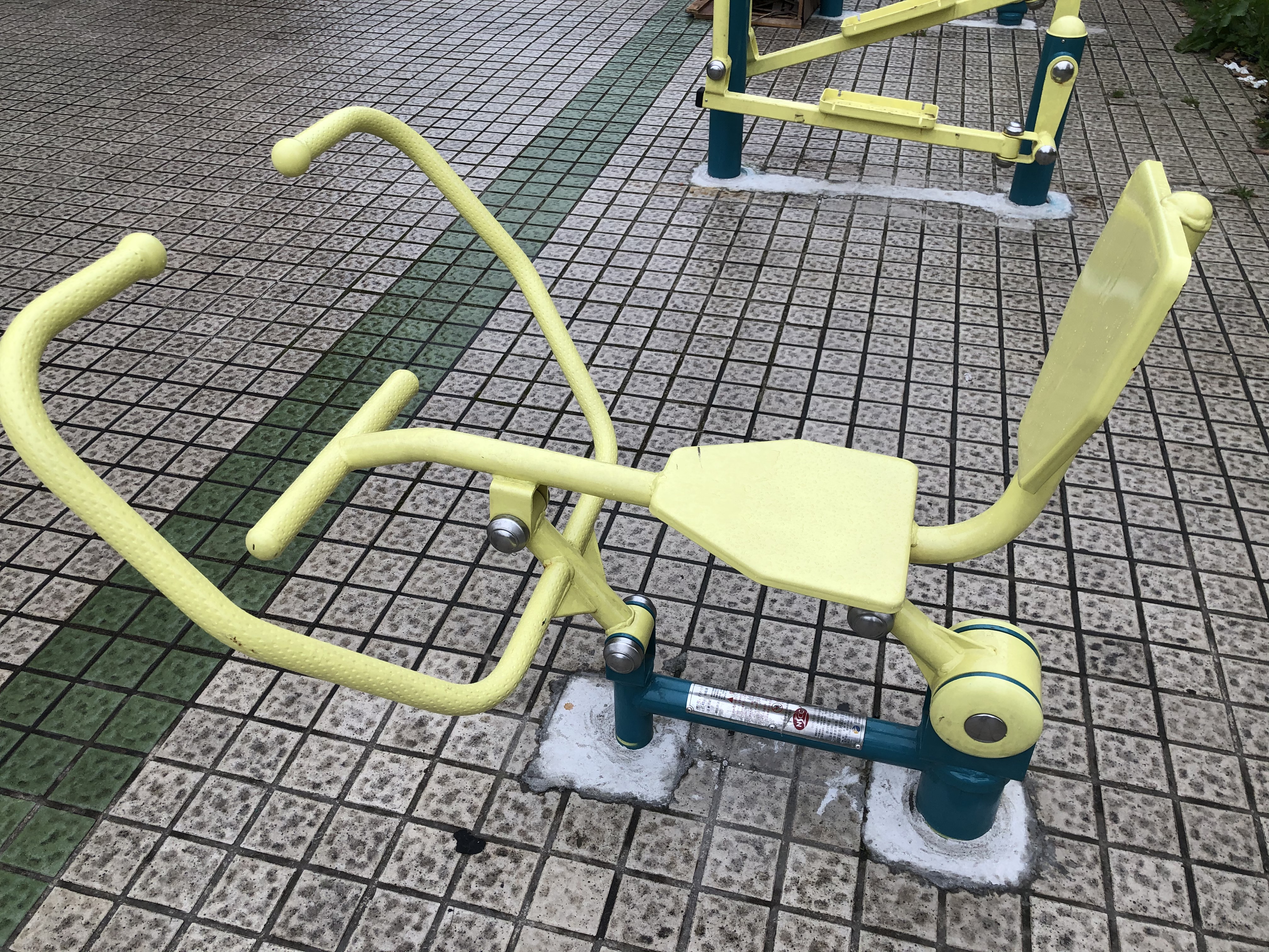 芳芯路251弄小区广场