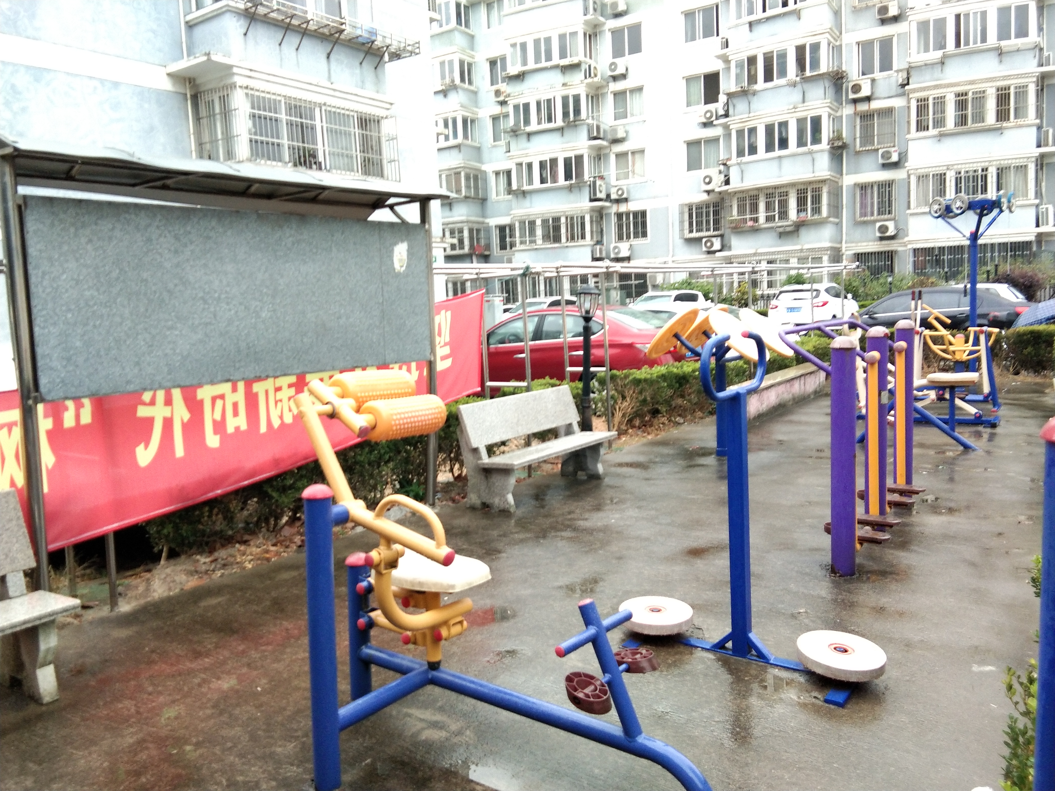 周东居委健身点