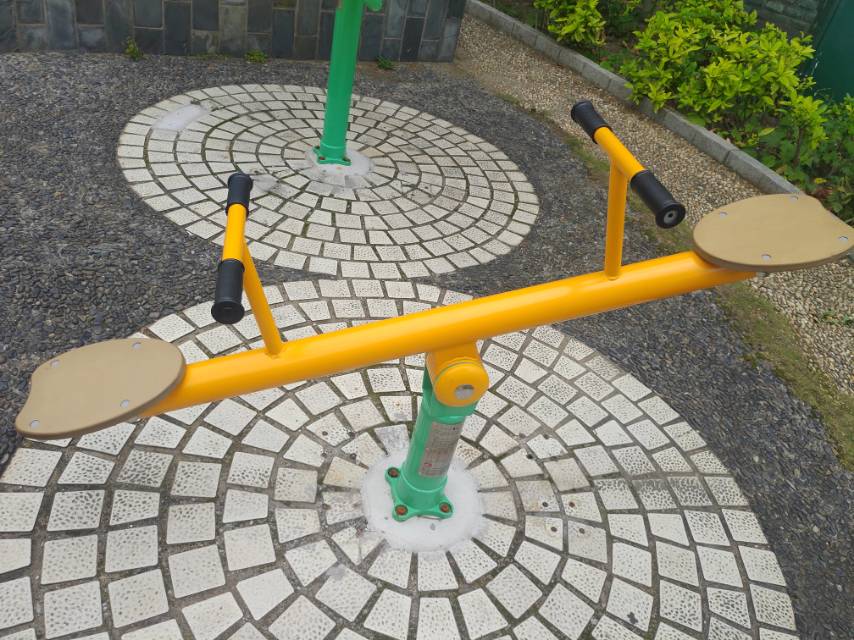 跷跷板
