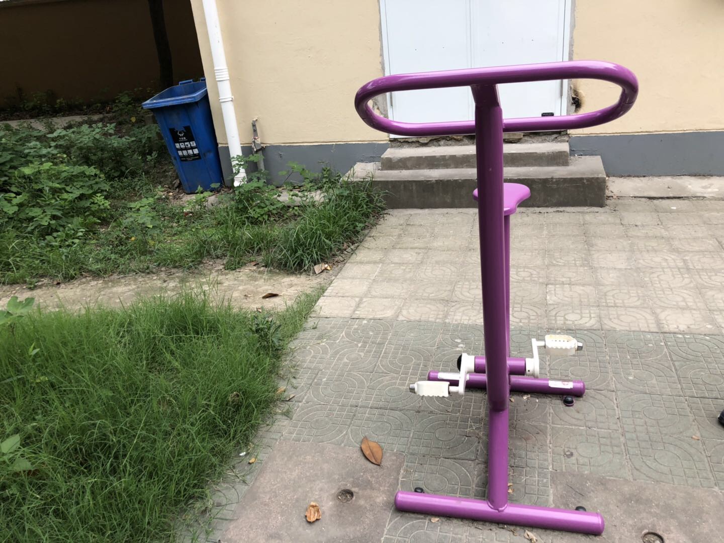 直立健身车