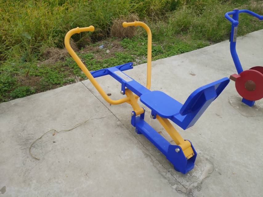 划船器