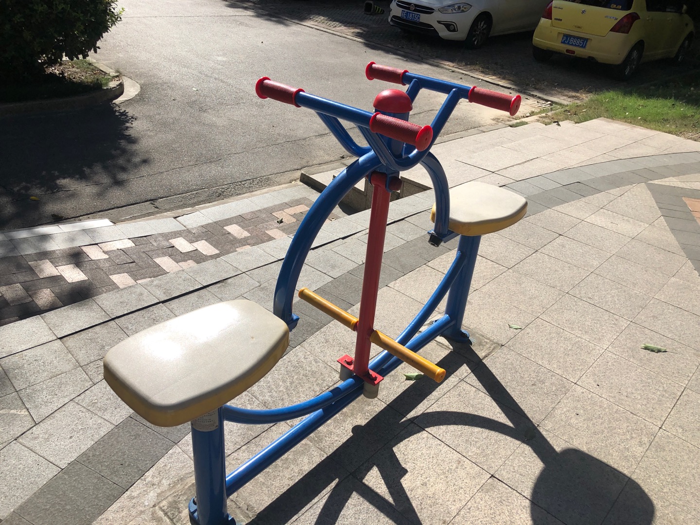下肢锻炼器