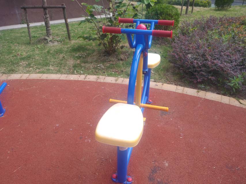下肢锻炼器