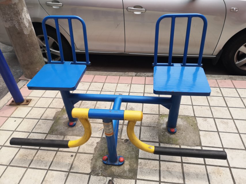 下肢训练器