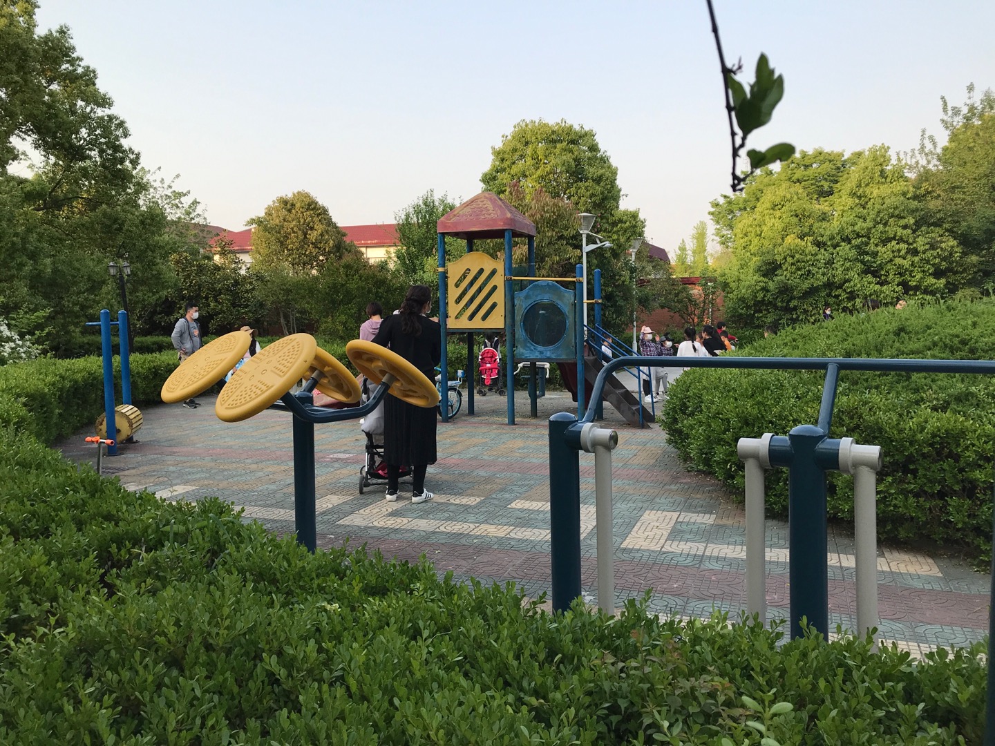 新虹桥花园市民益智健身苑点