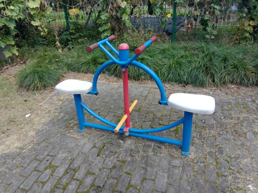 下肢锻炼器