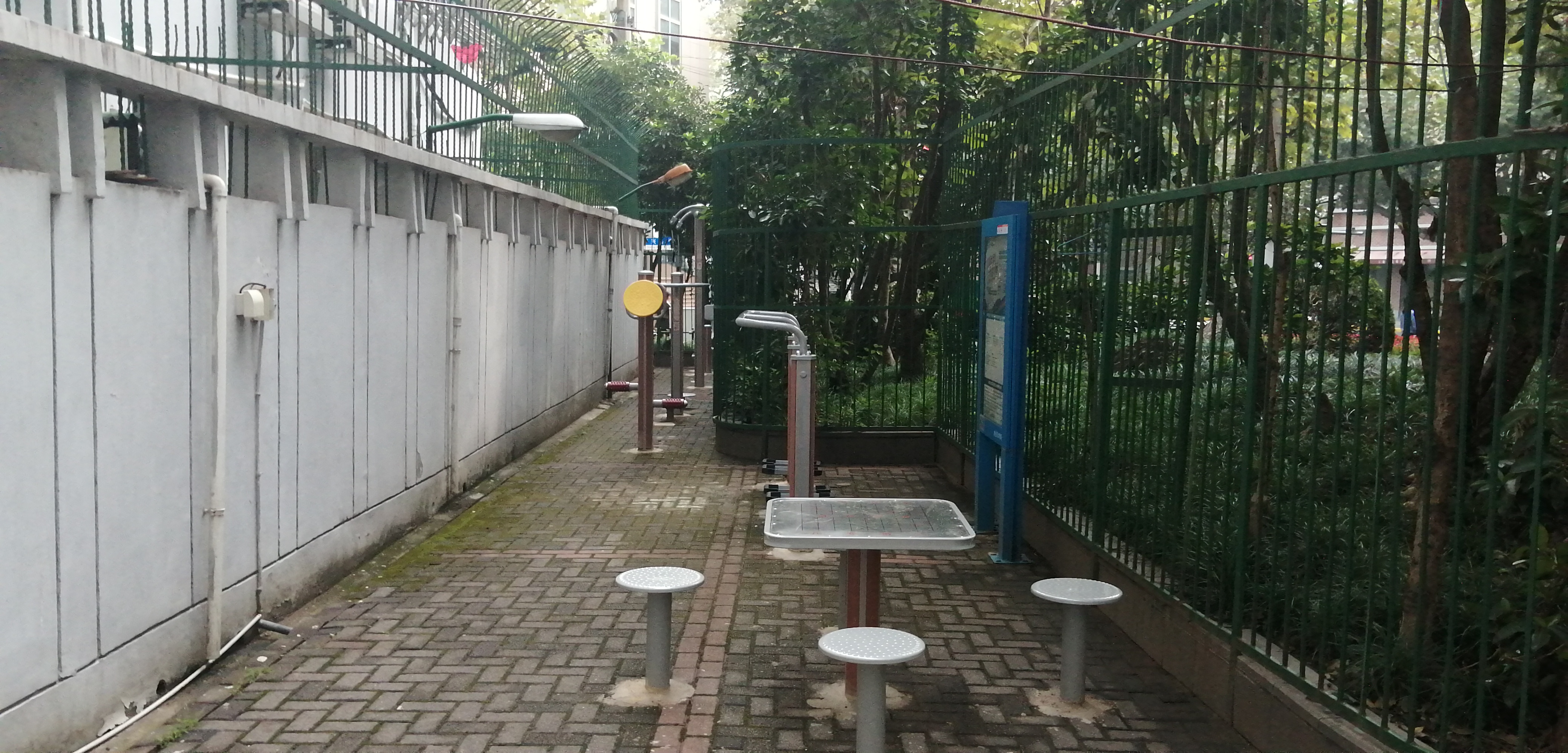 静安区石门二路街道郑家巷居委健身点（北京西路940号）