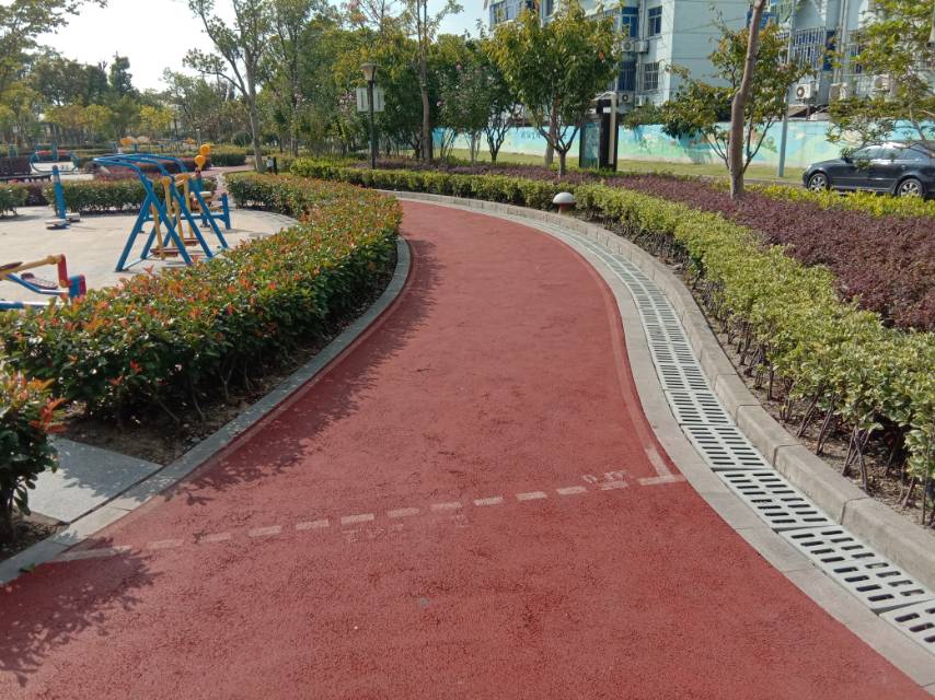 洞泾镇滨湖休闲绿地健身步道（一）