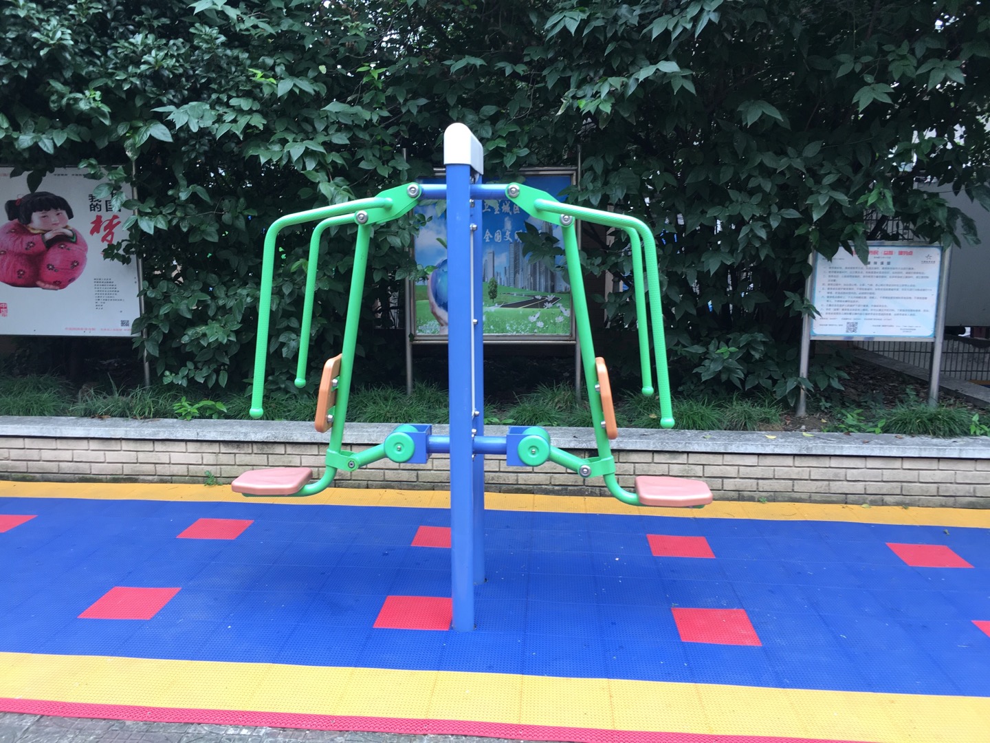 双立柱推力训练器