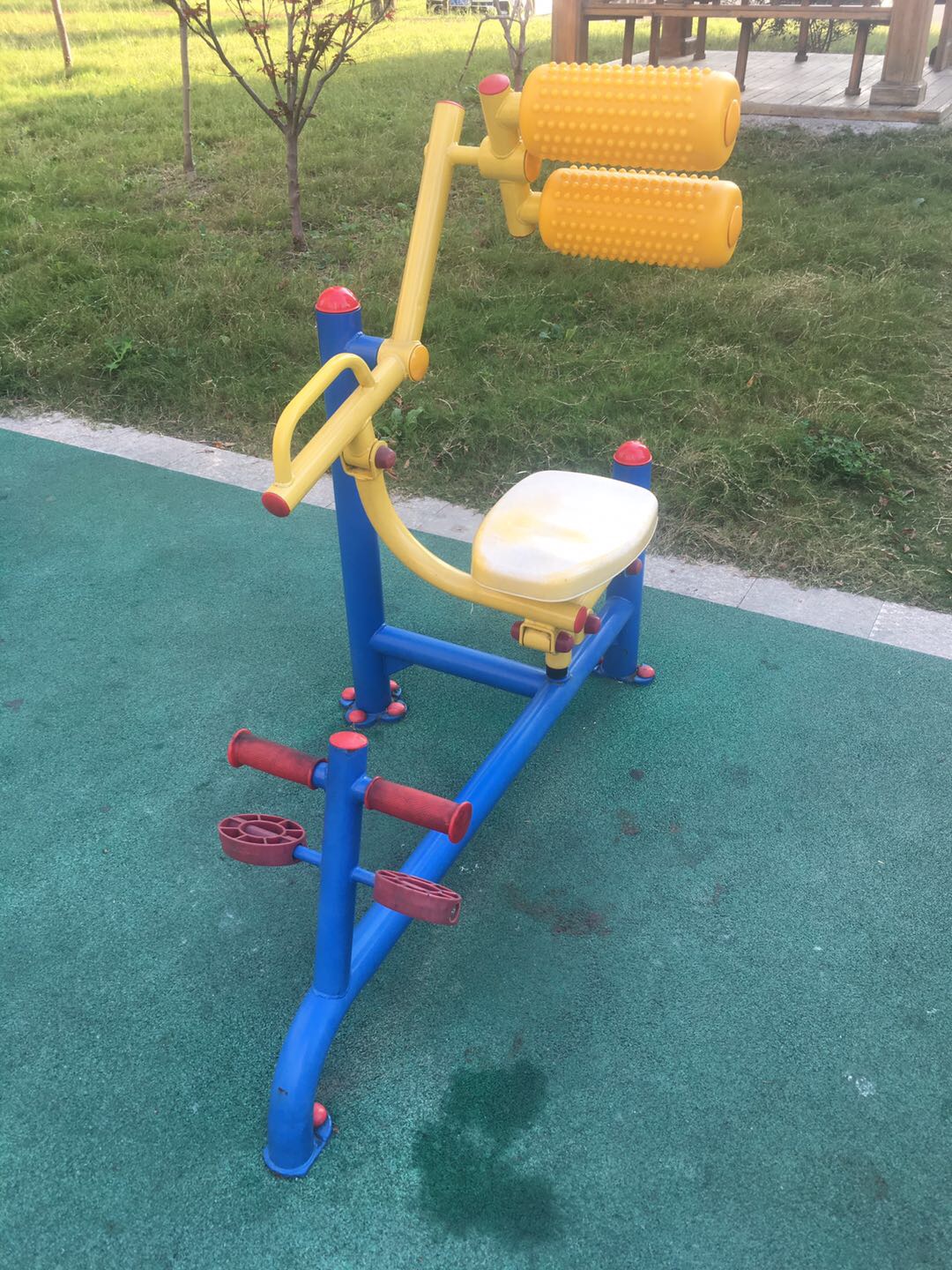 自重腹背锻炼器
