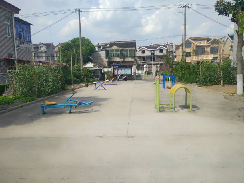 朱浦村动迁户西区健身点