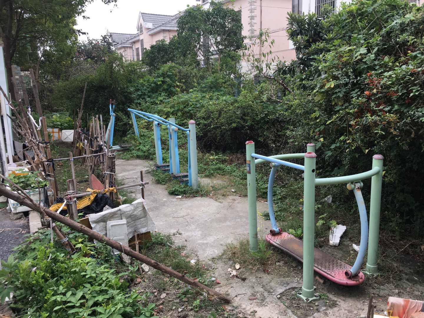 新东苑三村健身点