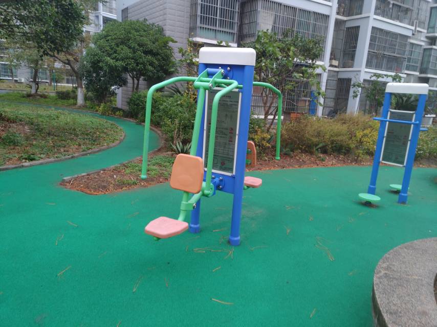 双立柱前推训练器