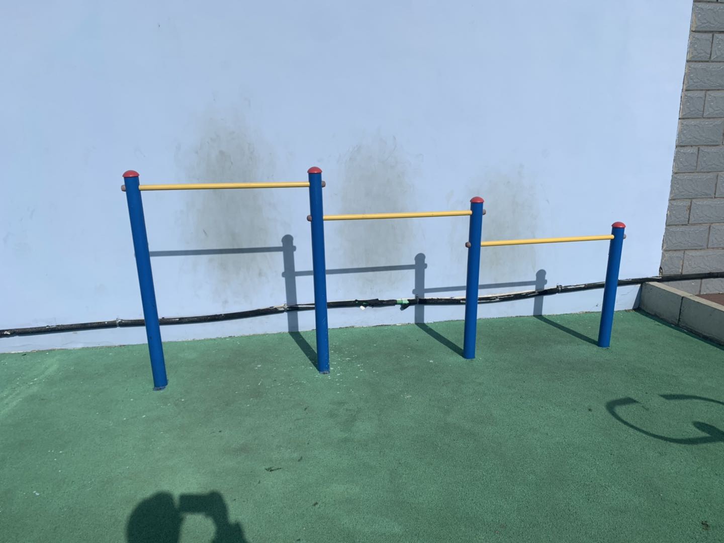 搁腿杠