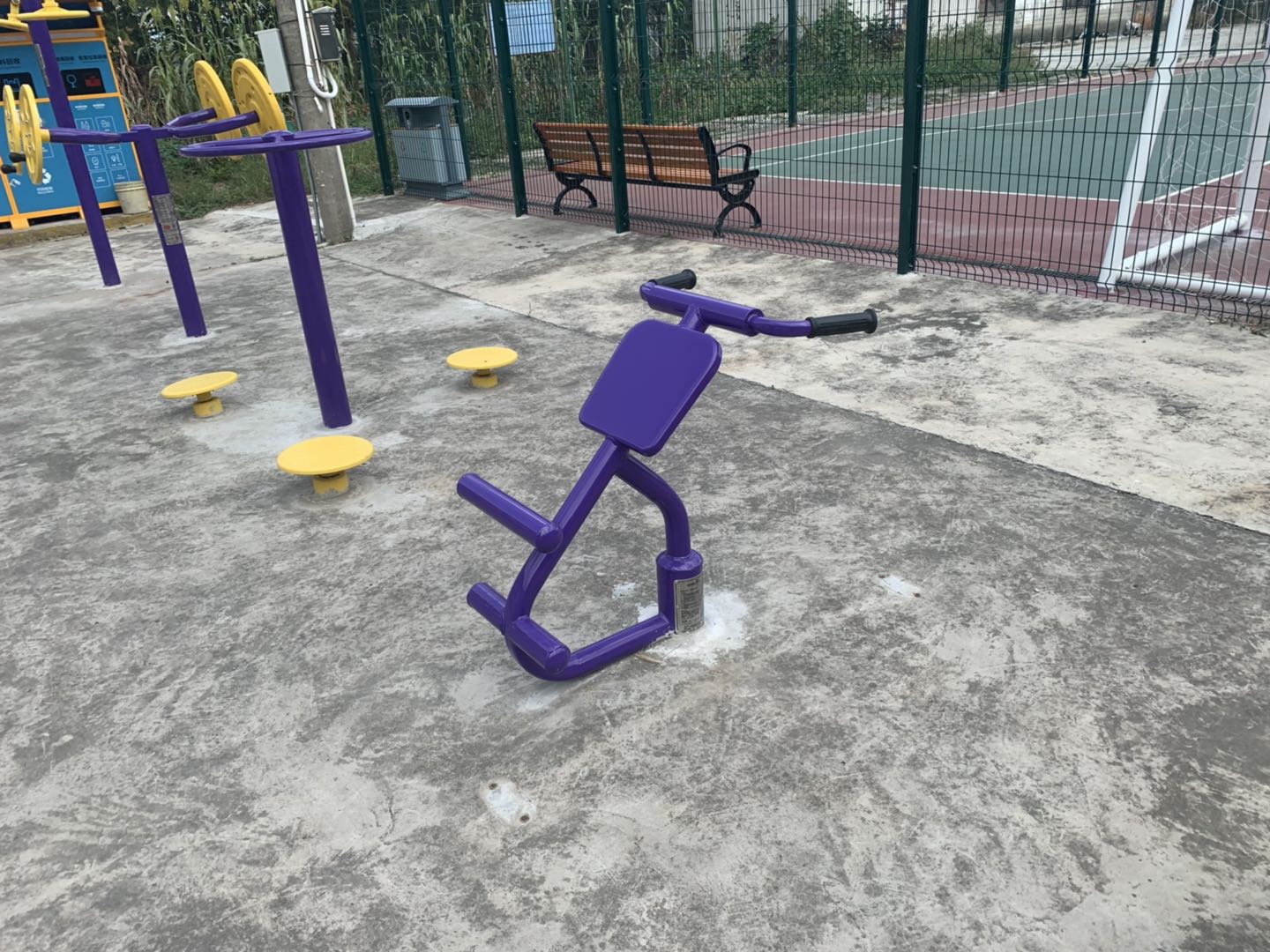 背肌训练器