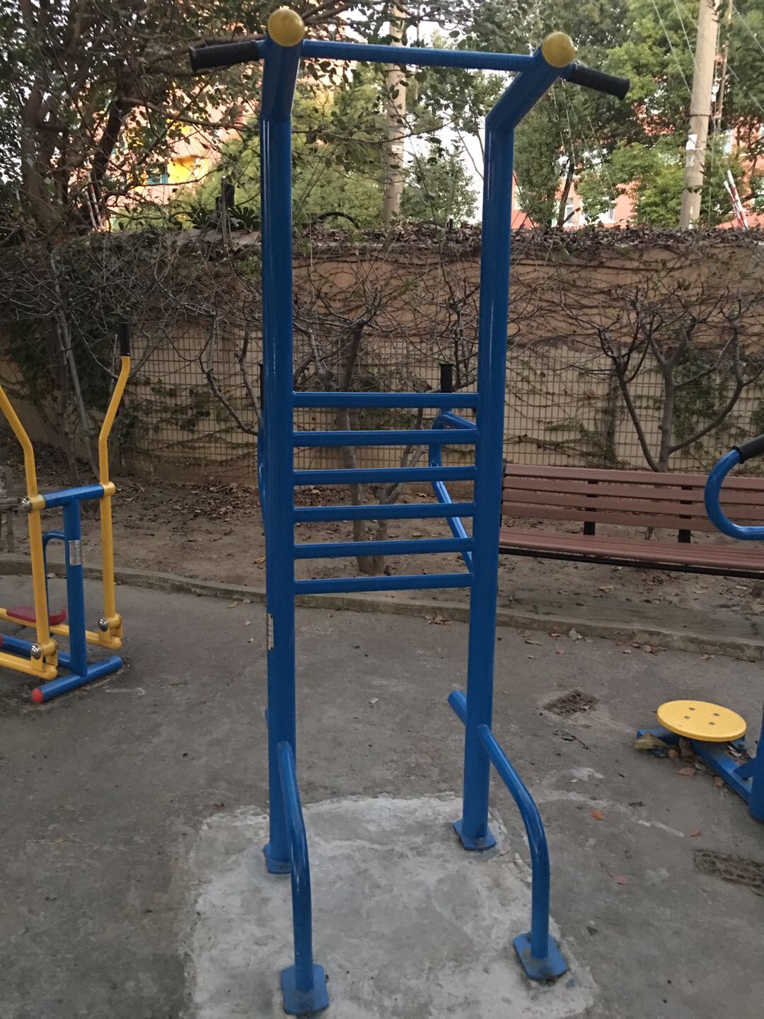 多功能训练器
