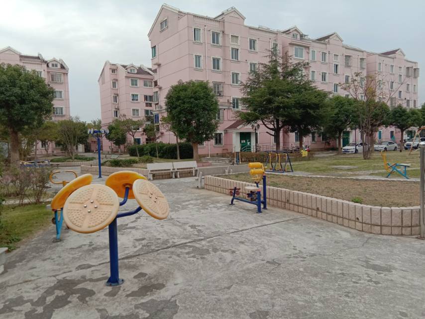 晨阳居委晨阳路200弄14号健身路径