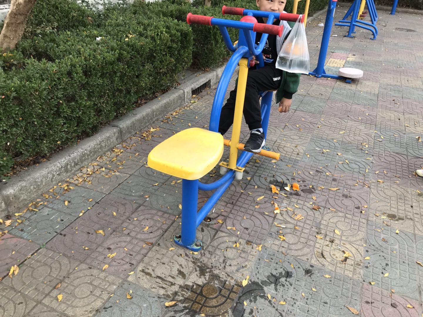 下肢锻炼器