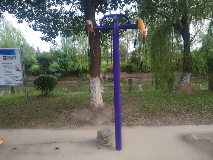 牵引器