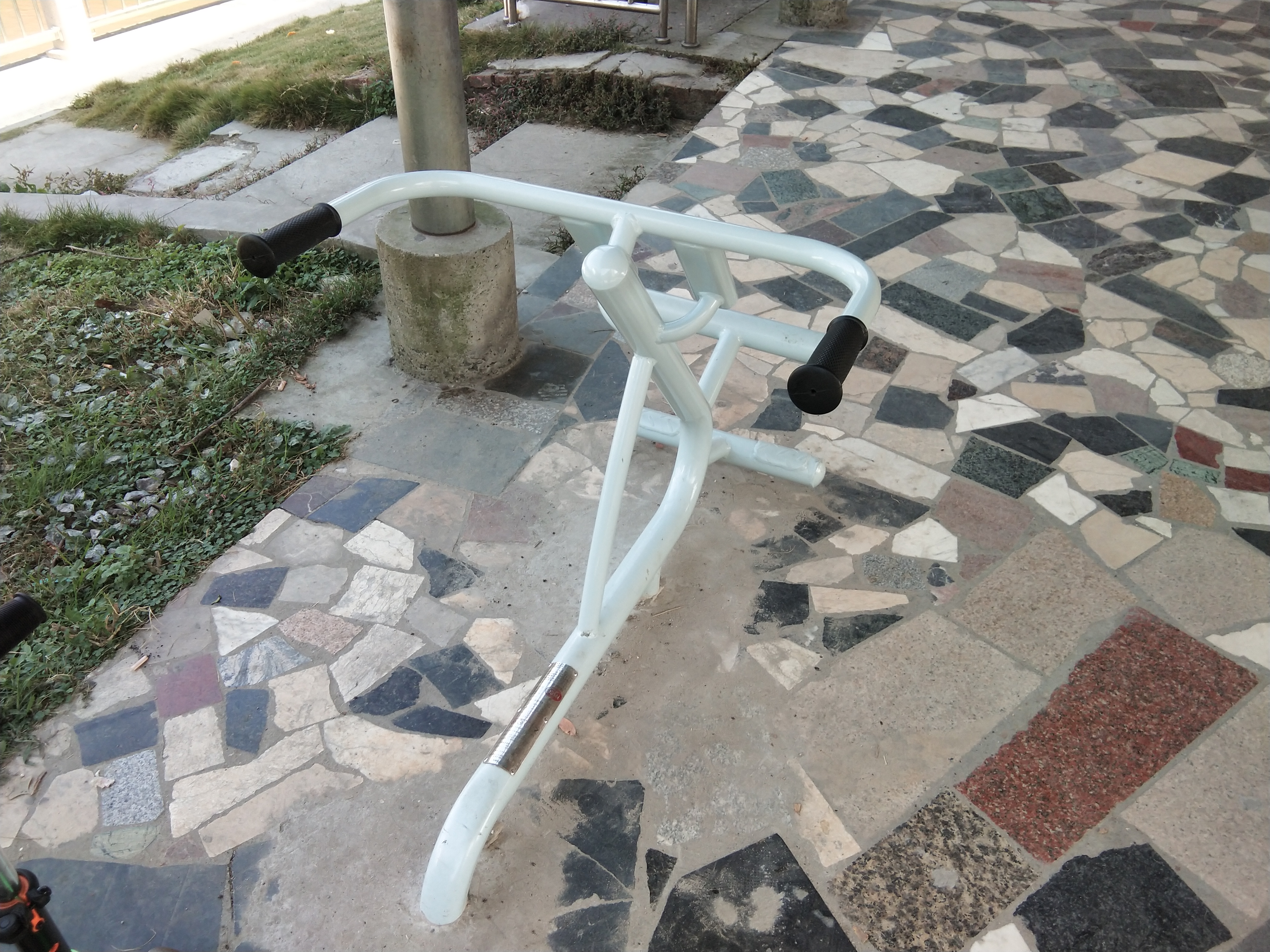背肌训练器