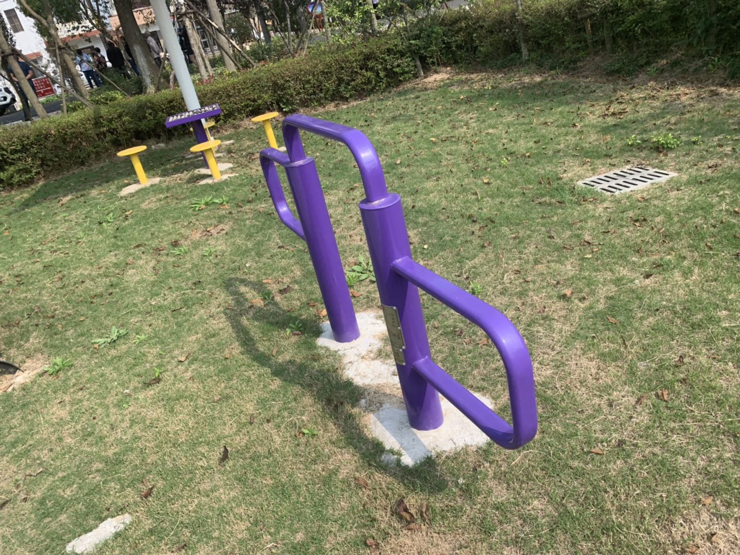 弹振压腿器