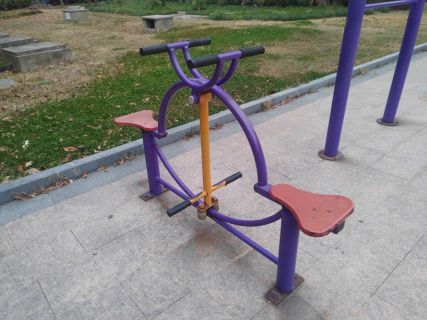 下肢训练器