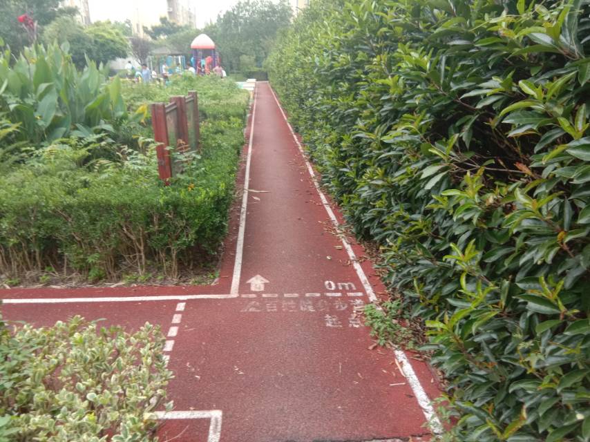 顾村镇古北菊翔苑河岸步道