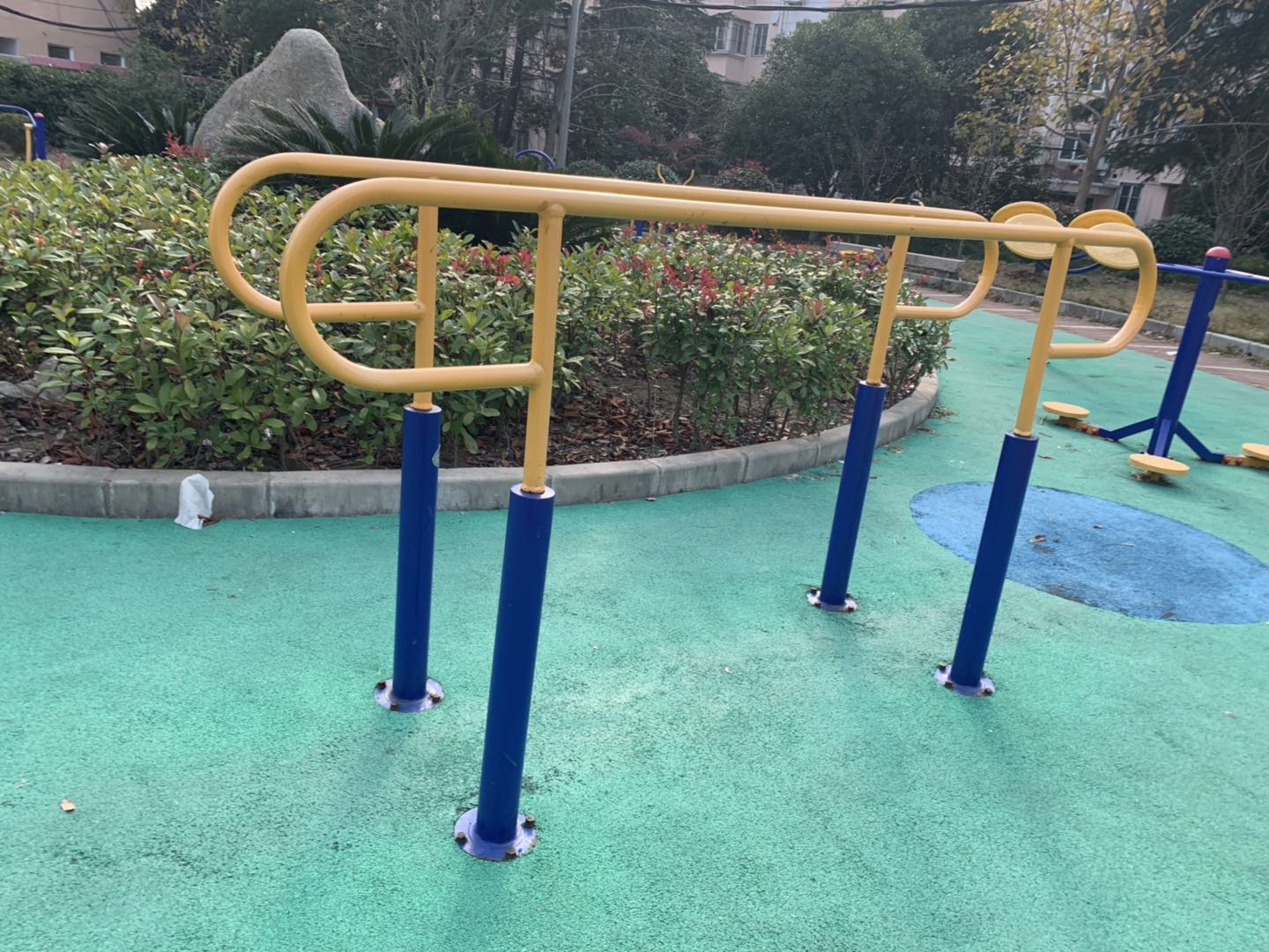 压腿杠