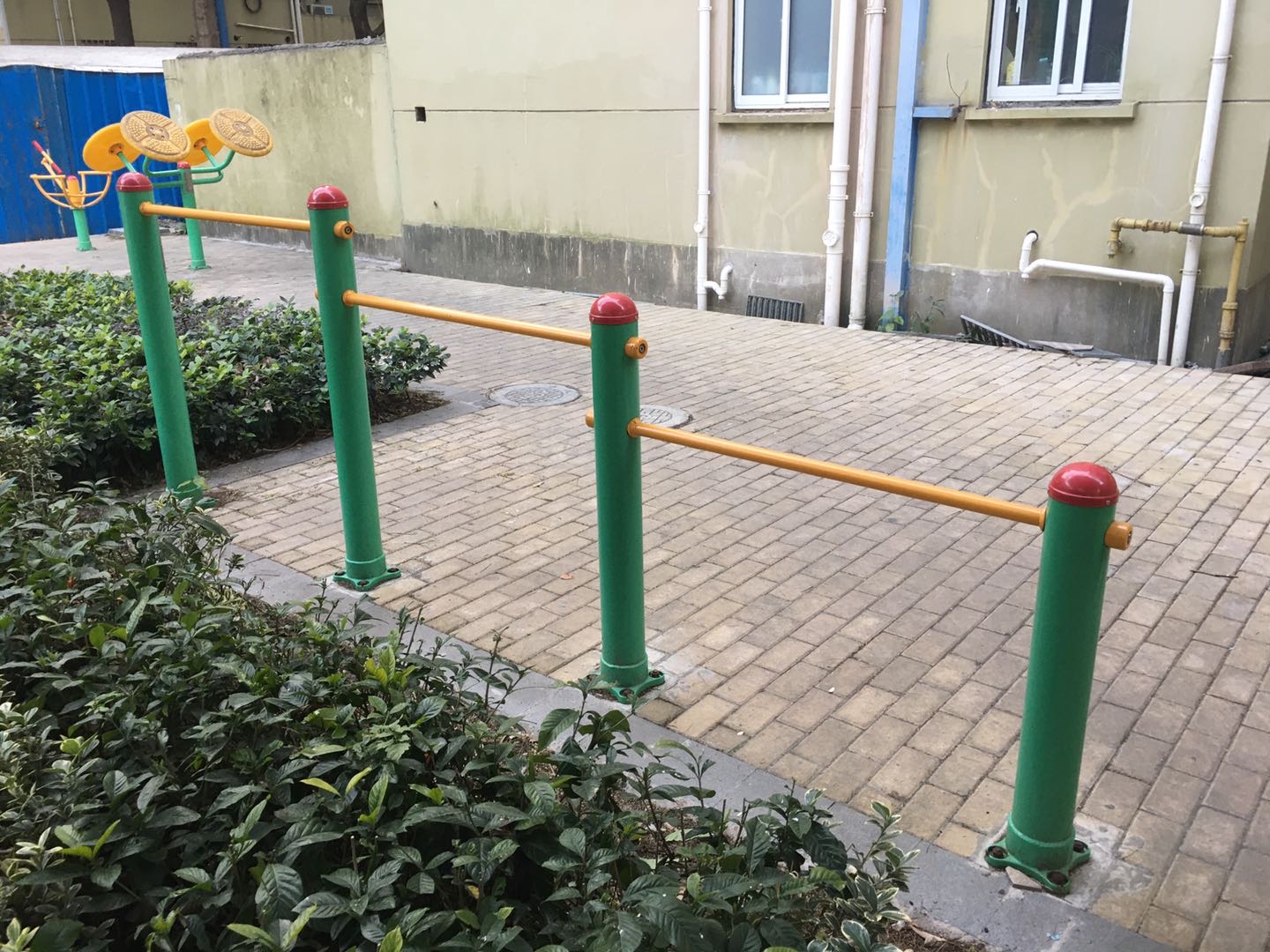 多联压腿架