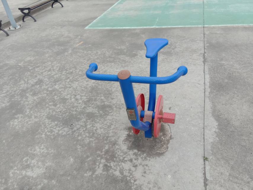 直立健身车