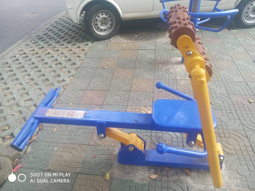 腹背屈伸训练器