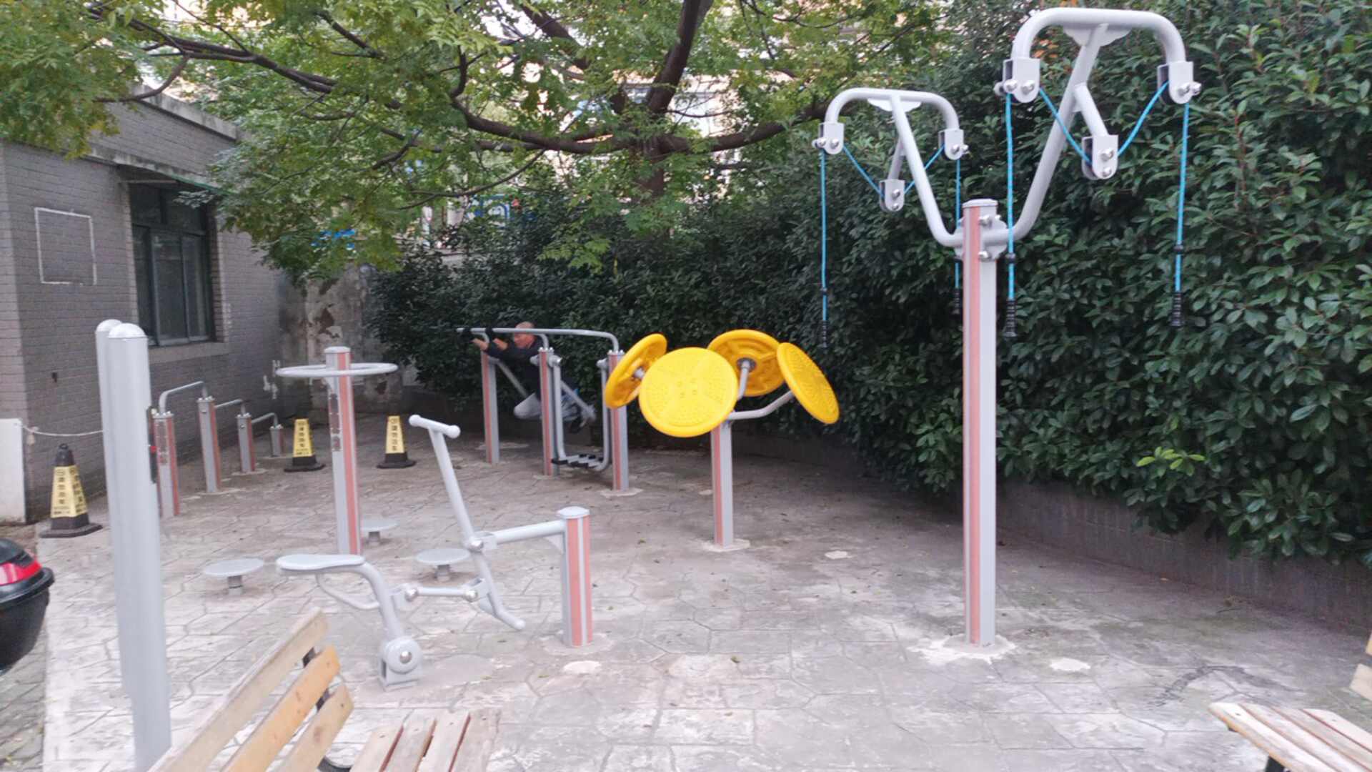 双山小区健身点