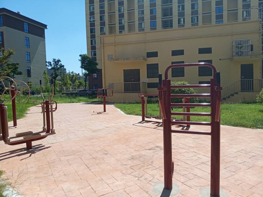 明卫家苑东一益智健身点