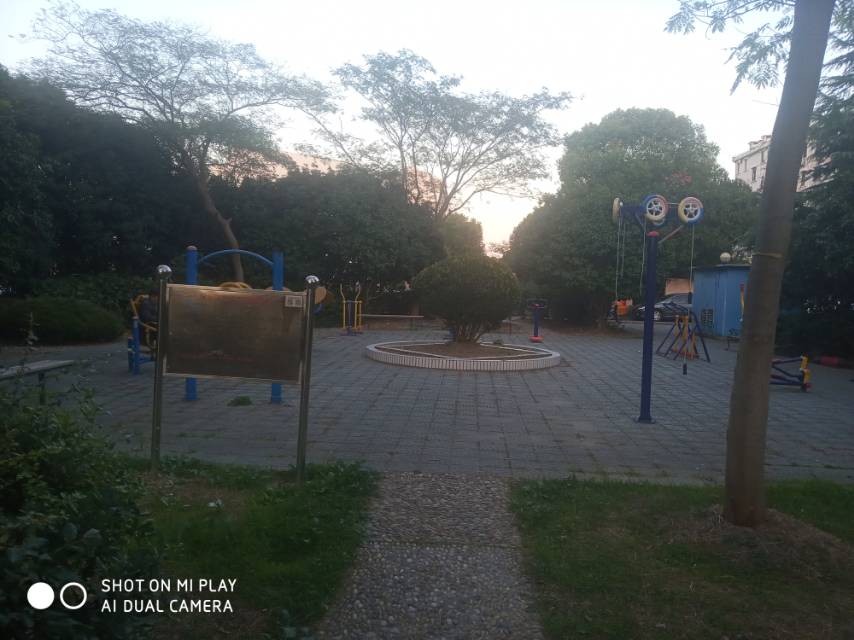 同济启航施新路555弄31号健身路径