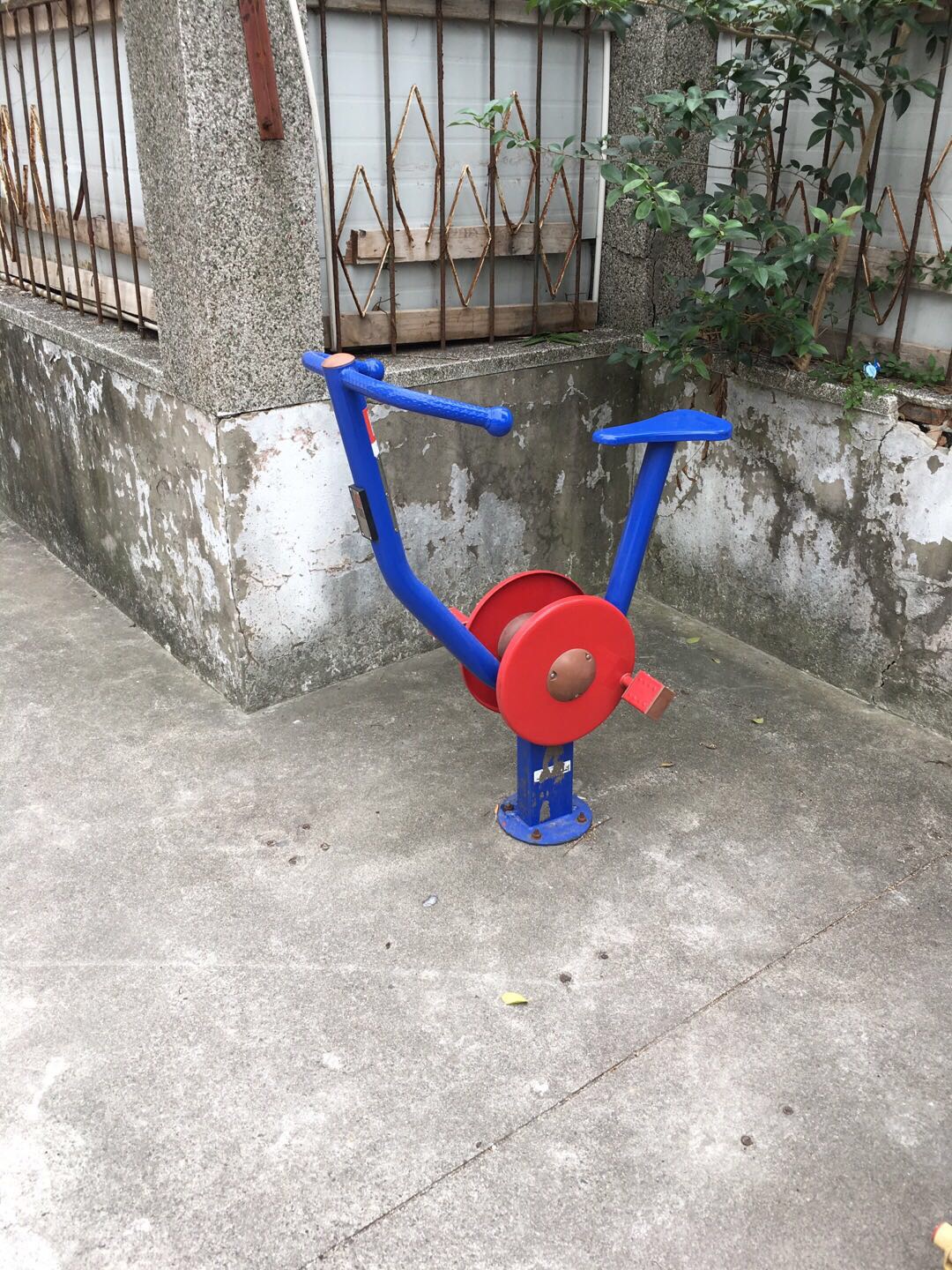 直立健身车