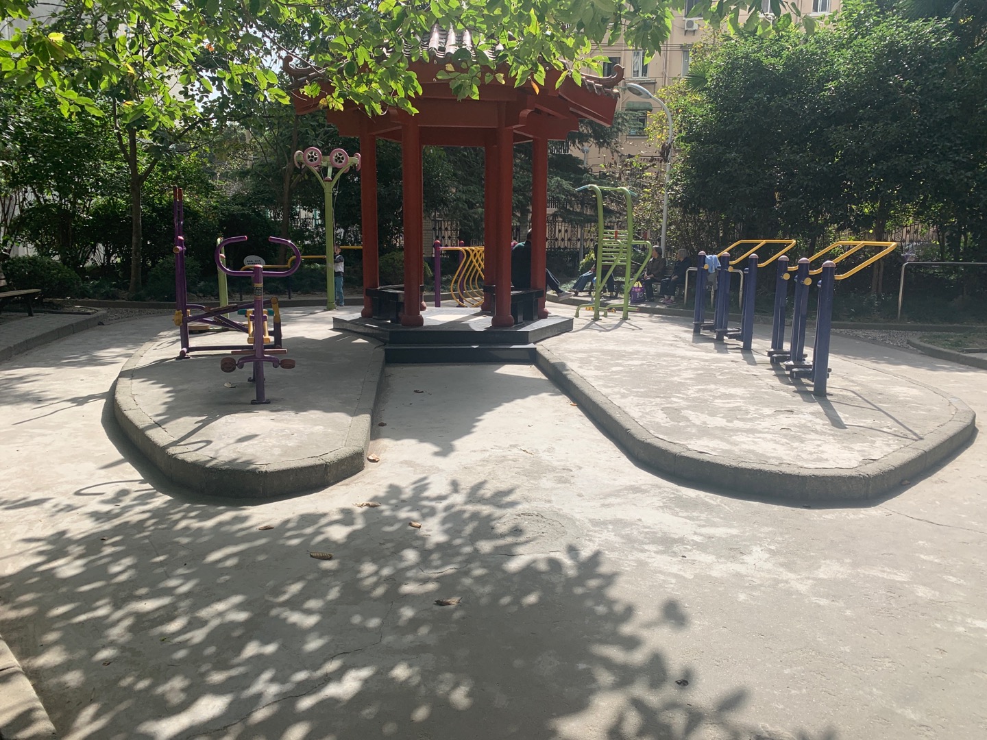 泉东一居委健身点