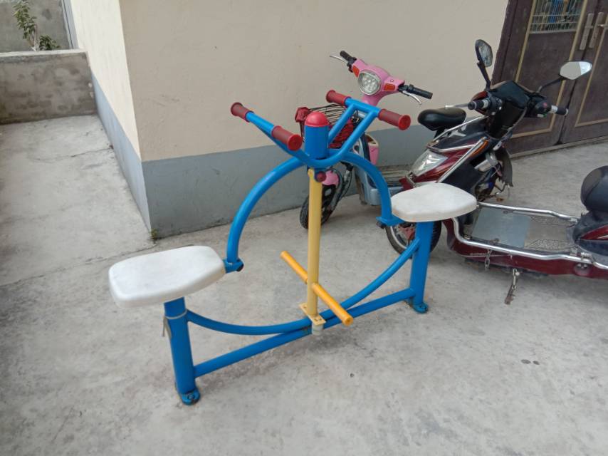 双人蹬腿器