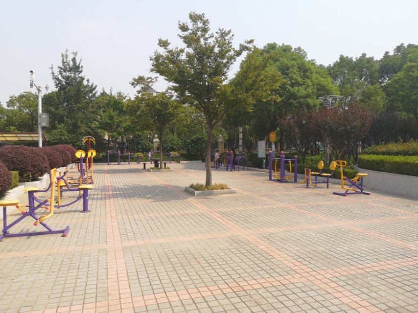 亭林镇文化广场健身苑