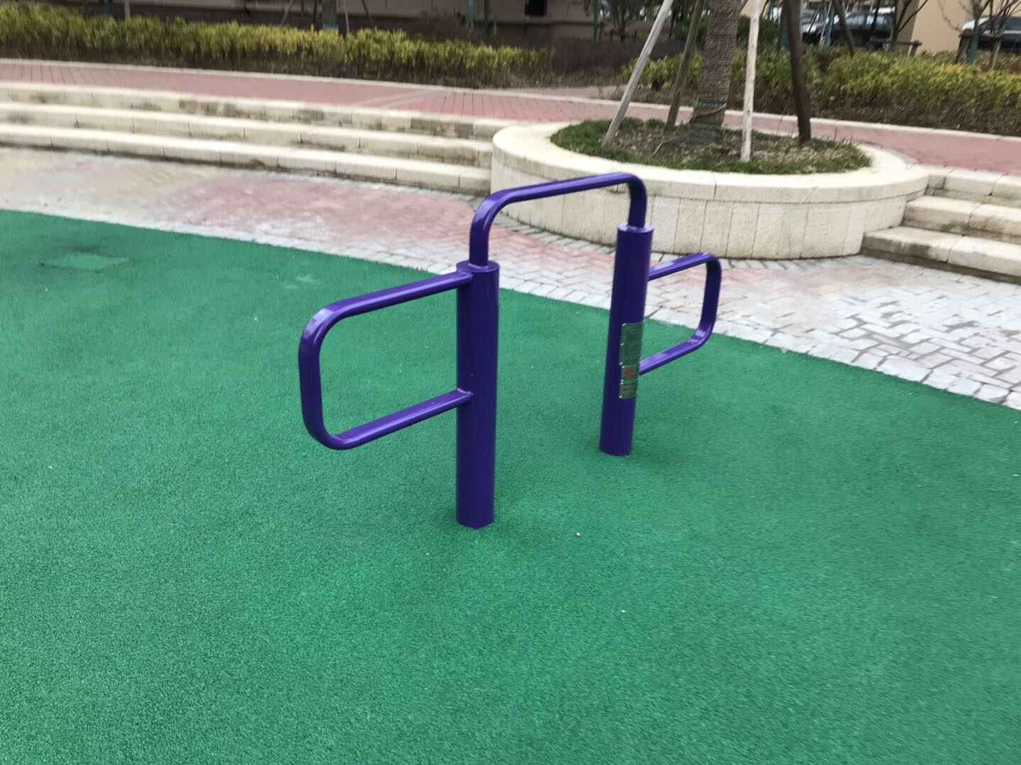 弹振压腿器