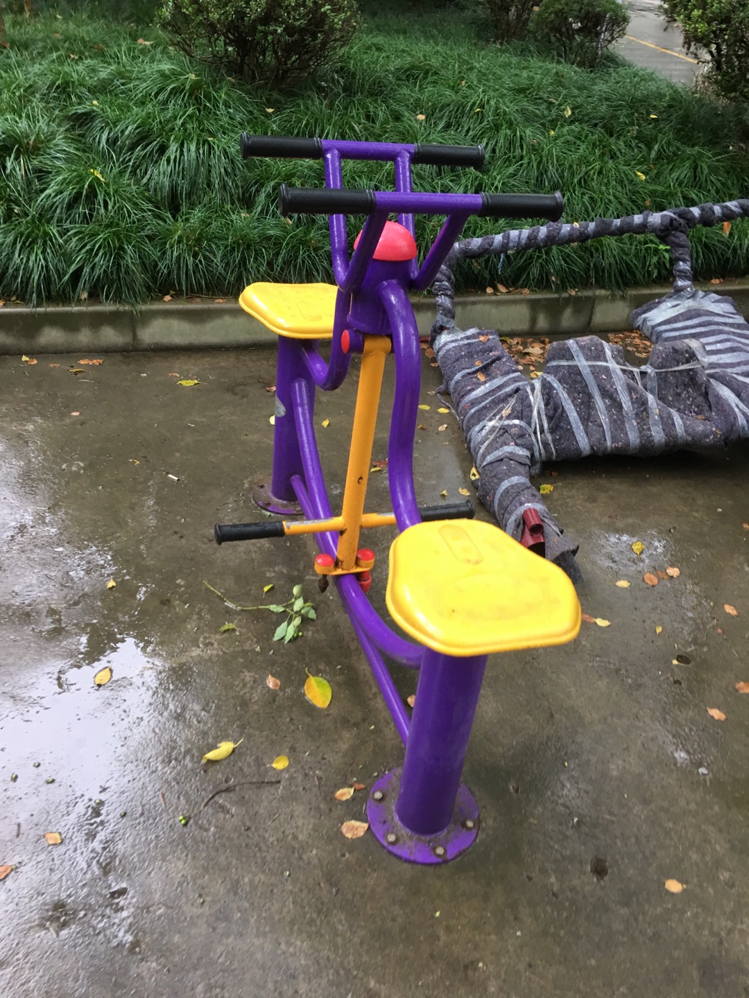 下肢训练器