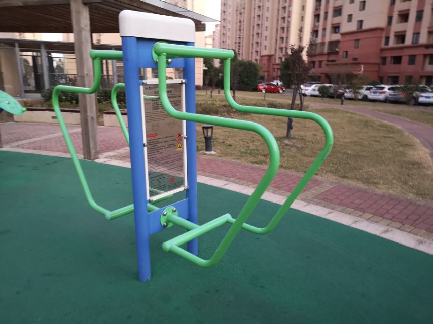 双立柱曲臂训练器