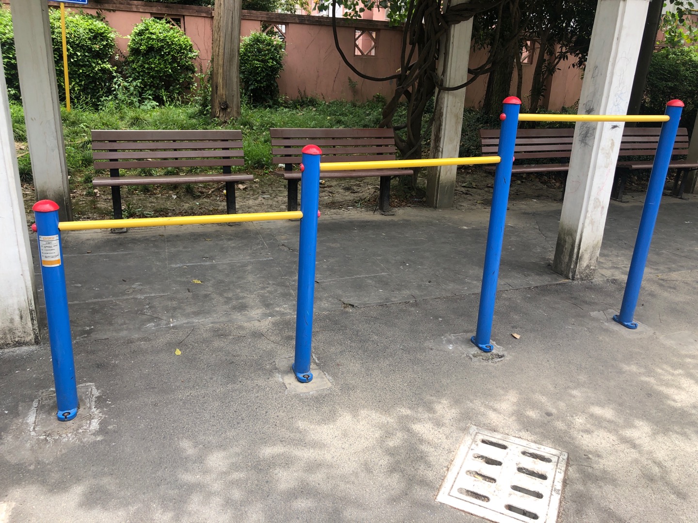 压腿杠