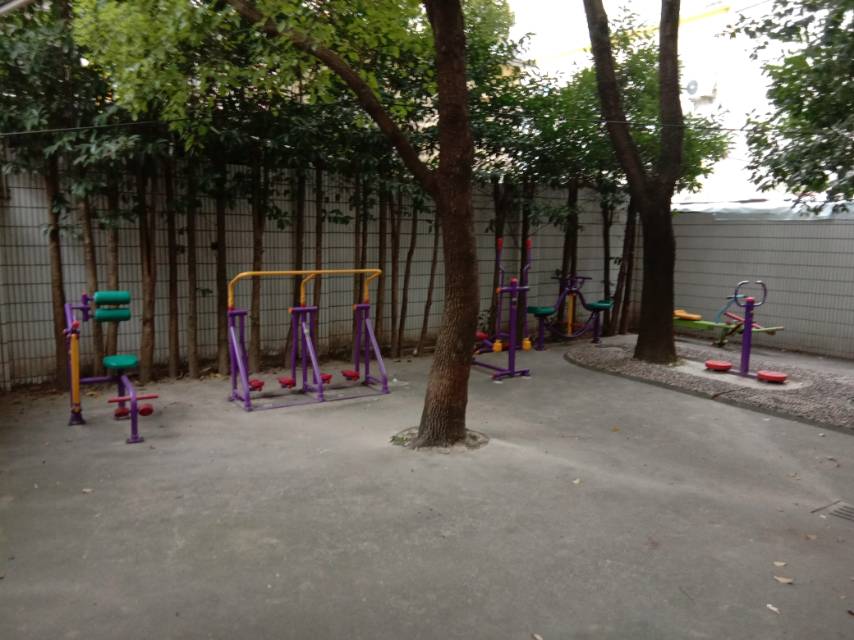 泾栖小区健身点