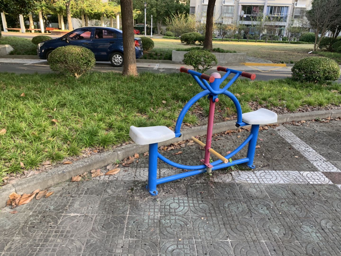 下肢锻炼器